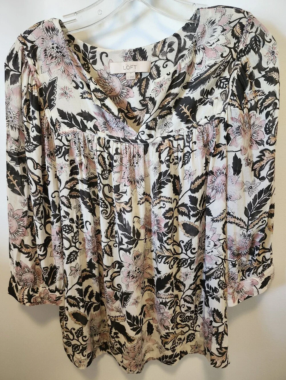 LOFT Women's Cream Floral Peasant Top with Pink Accents Women's Small